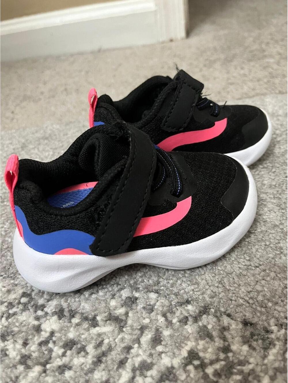 Toddler Size 4 Athletic Lightweight Sneakers Black Pink